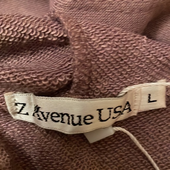 Z Avenue Hoodie with two side pockets. Finger ring pull with a two way zipper. - Picture 3 of 10